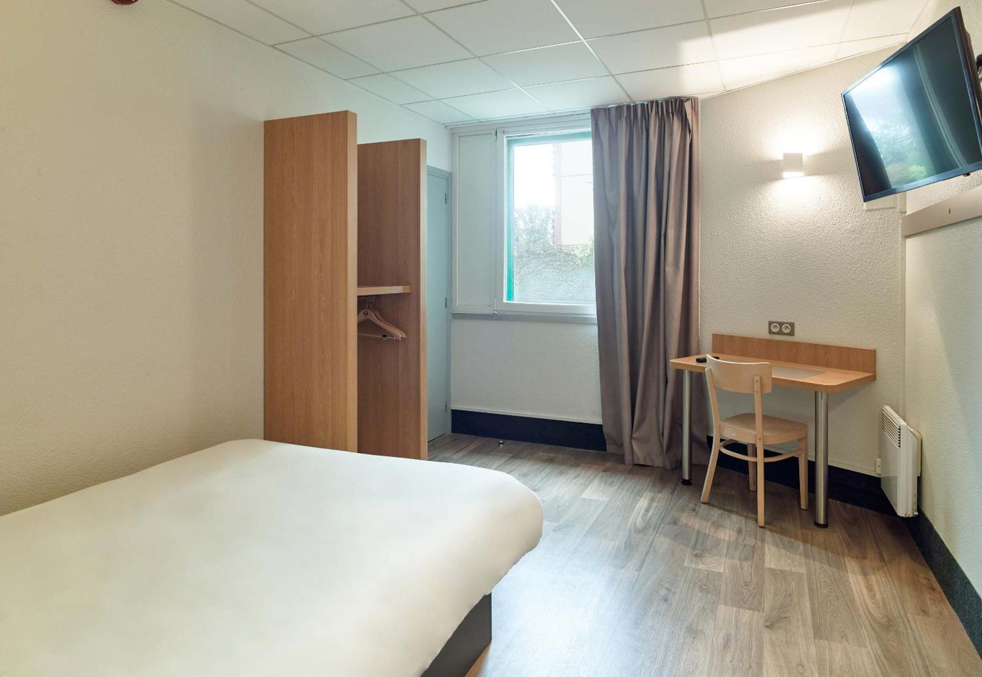 B&B Hotel Orly Rungis Aeroport 2 Etoiles Exterior photo